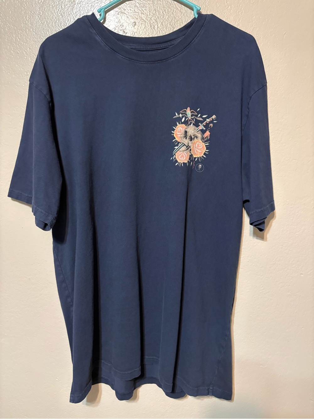 Sullen Art Collective Men’s Navy Graphic T-Shirt with Floral Skull Motif Size XL